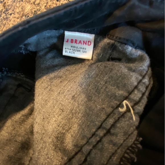 JBrand Woman’s Cropped Black Cargo Pants with Zipped Ankles Size 28 - Picture 3 of 8